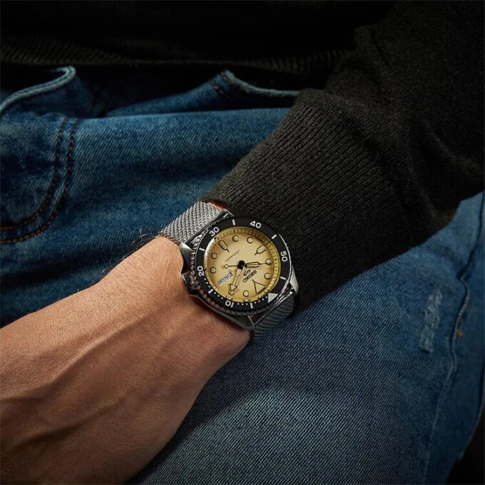 5 Sports Mechanical Yellow